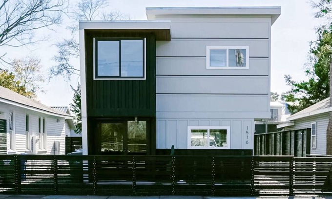 Wilmington Apartment | One-of-a-kind Stay! Beautiful Container Downtown