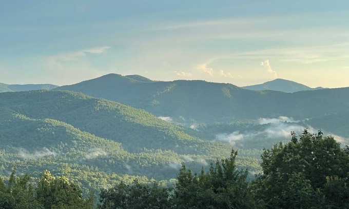 Sapphire House | "One of the Best Views in all of WNC"-4240 ft elev-Indoor & Outdoor Fireplaces