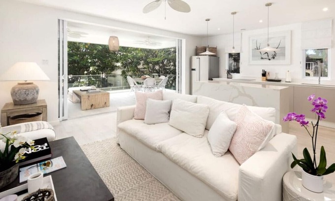 Gibbs Bay Apartment | One Queen's Street YE · Queen's Landing, Brand New Luxury Beachfront Villa