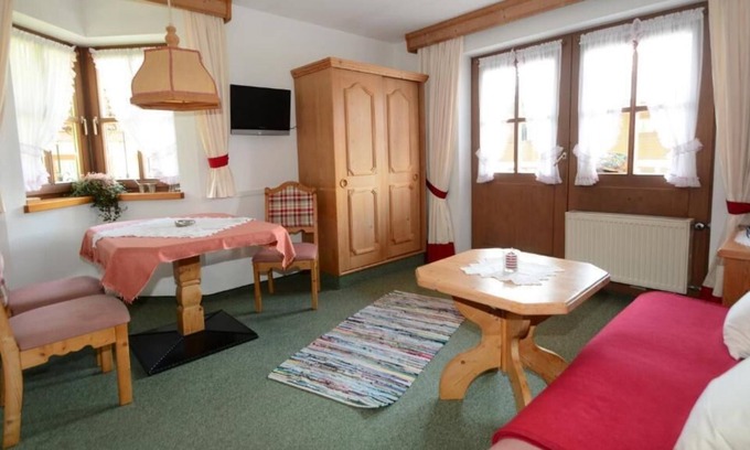 Entfelden Apartment | One-room apartment everyone with balcony and view of the mountains 35sqm