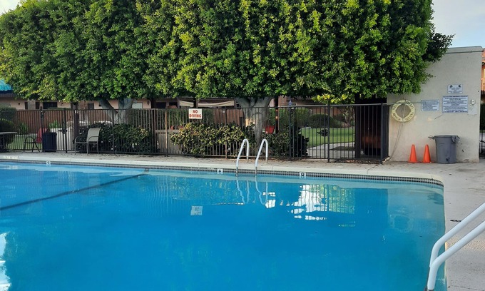 Yuma House | One story fully furnished townhouse