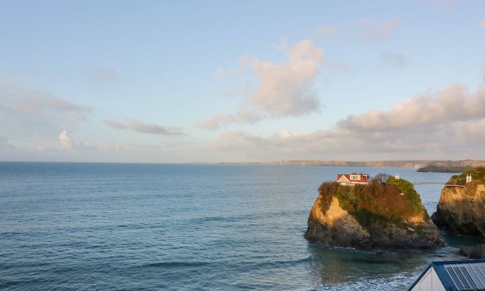 Newquay Cottage | ONSHORE 6 - NEWQUAY TOWAN BEACH VIEW, family friendly in Newquay