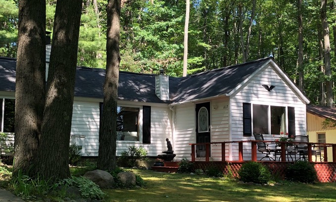Higgins Lake Cottage | Open Aug 22 - 28. Fantastic Reviews! Booking now for Winter Getaway & Summer
