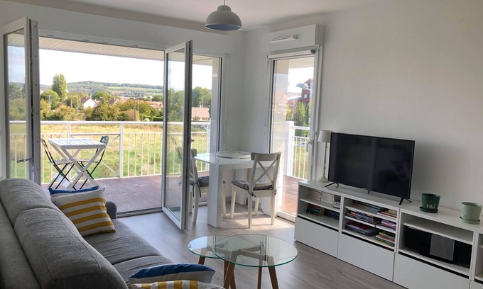 Cabourg Apartment | Open-plan apartment with terrace near the beach