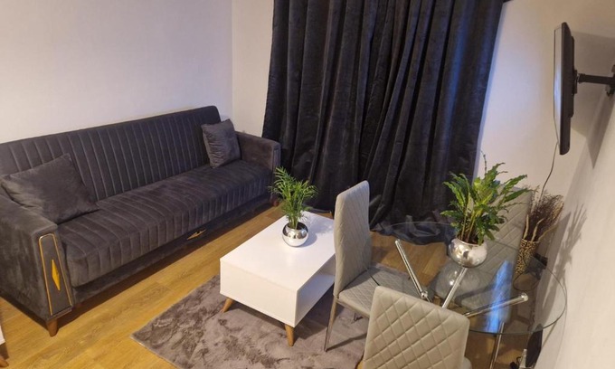 Peterborough House | Opera Home