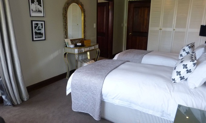 Knysna Villa | Opulent Venue in private estate sleeps 8