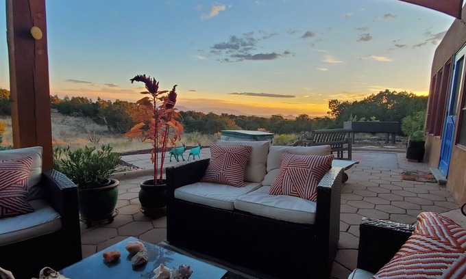Eldorado at Santa Fe House | Opuluxe Spacious Santa Fe Winter Special