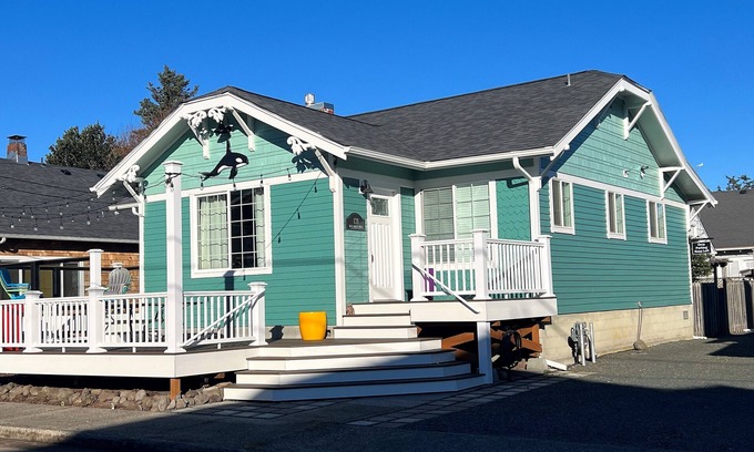 Seaside House | Orca Beach House Close to Beach