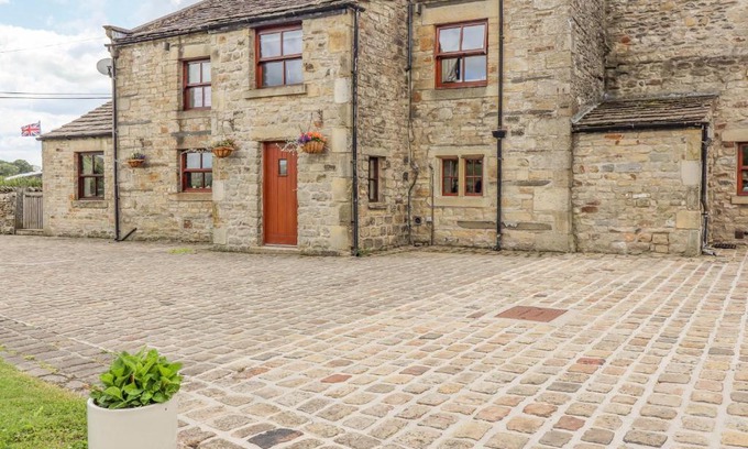 Fourstones Near Bentham House | Orcaber Farmhouse