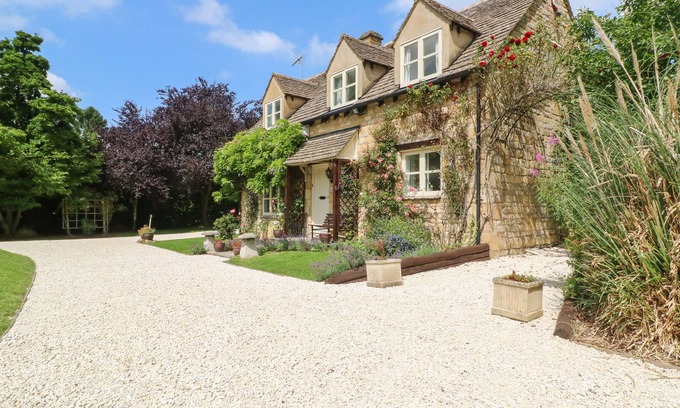 Buckland Cottage | ORCHARD COTTAGE., family friendly, with a garden in Broadway