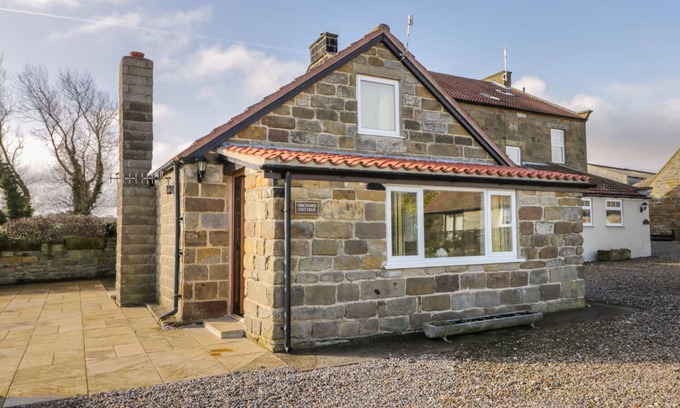 Fylingdales Cottage | ORCHARD COTTAGE, family friendly, with a garden in Robin Hood’s Bay
