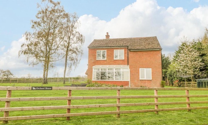 Little Cowarne House | Orchard House
