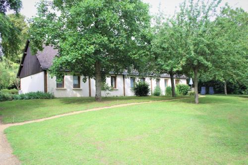 Asnieres sur Vegre House | Orchard View Gite