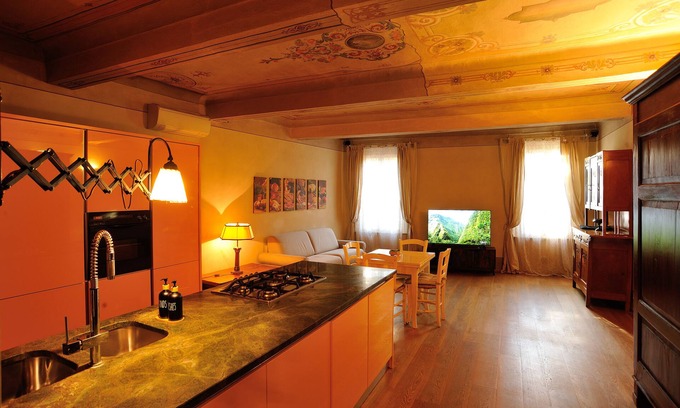 Old Town Apartment | Orfeo's House