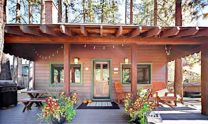 South Lake Tahoe Cabin | Original Tahoe Cabin - With A/C