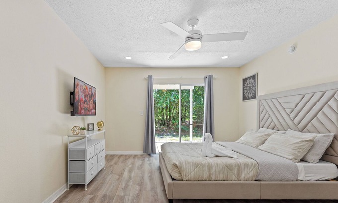 Royal Palm Bay Apartment | Orlando/Disney Renovated Modern Cozy 3br Condo 15 min. from Disney