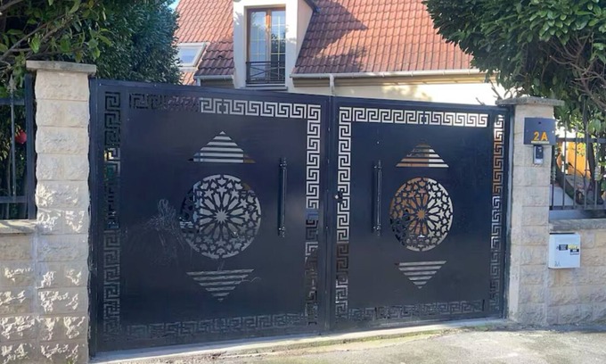 Villeneuve-le-Roi Apartment | Orly airport, free parking, detached duplex in house