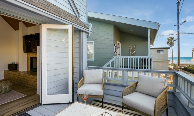 Crown Point House | Ormond Paradise w/Ocean View, Steps to Beach & Garage!