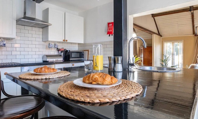 Maldon Apartment | Osea Island: Cottage Sanctuary