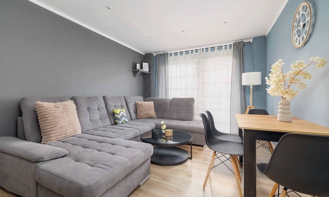 Katowice Apartment | Ossowskiego 28 Katowice | Blue and Green Apartment with Balcony