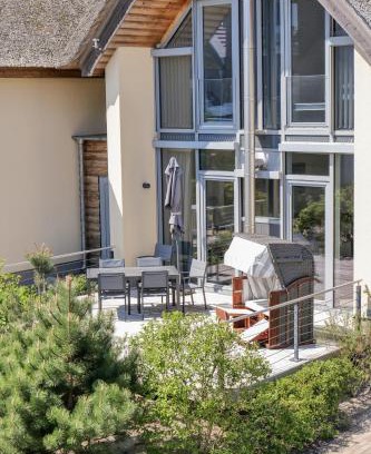 Heiligenhafen House | Ostsee - Reetdachhaus Nr 44 "Reethüs - Marina" im Strand Resort