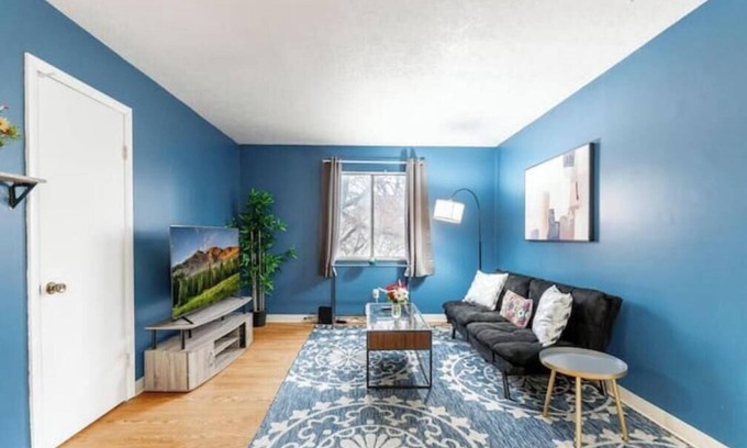 Short North Apartment | OSU - Heart of Short North -STEPS from High ST-OSU