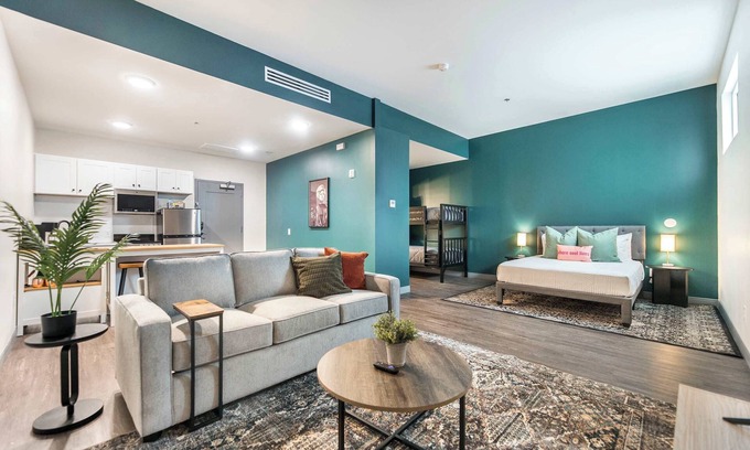 Macon Apartment | Otis & Etta-Inspired Stay | Spacious & Walkable