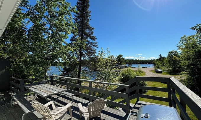 Rainy River District Cabin | Otters Cove - Cabin 3