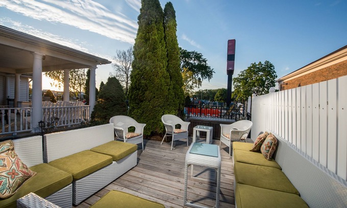 Port Clinton Hotel | Our Guest Inn and Suites - Downtown