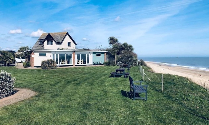 Great Yarmouth Ski Chalet | Our Hickling contemporary chalet stunning location overlooking sea & sandy beach