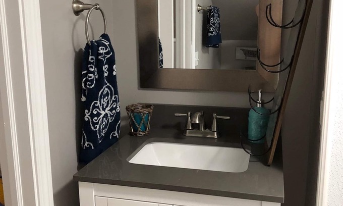 Kerr House | “Our little house on the corner” No cleaning fee and no Taxes all include.