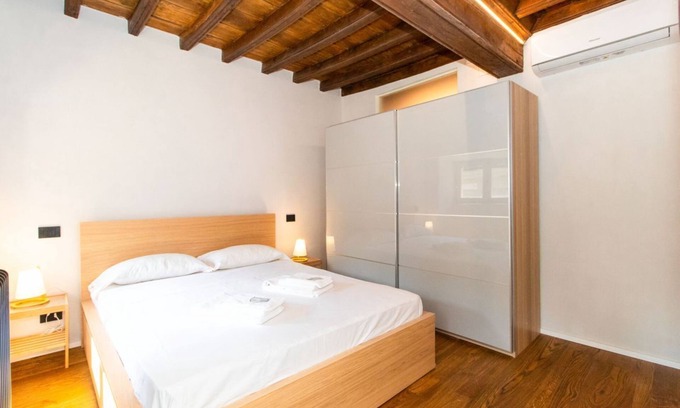 Roman Quarter Apartment | Our wonderful apartment is located in the historic center of Turin, overlooking the rooftops of the Quadrilatero Romano. The house is equipped with every comfort and is perfect for 6 people. The apartment is situated very close to all the main places of