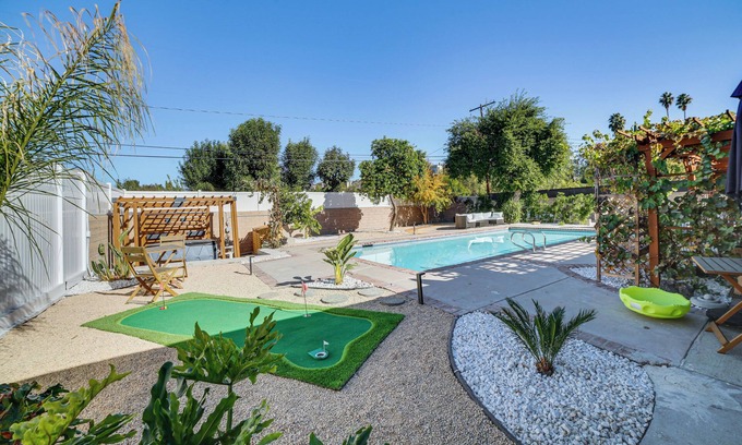 Woodland Hills House | Outdoor Oasis w/Hot Tub: Luxe Woodland Hills Gem