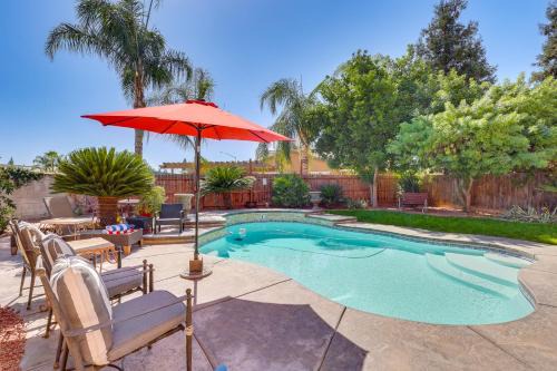 Fresno House | Outdoor Oasis with Fire Pit Pet-Friendly Fresno Gem