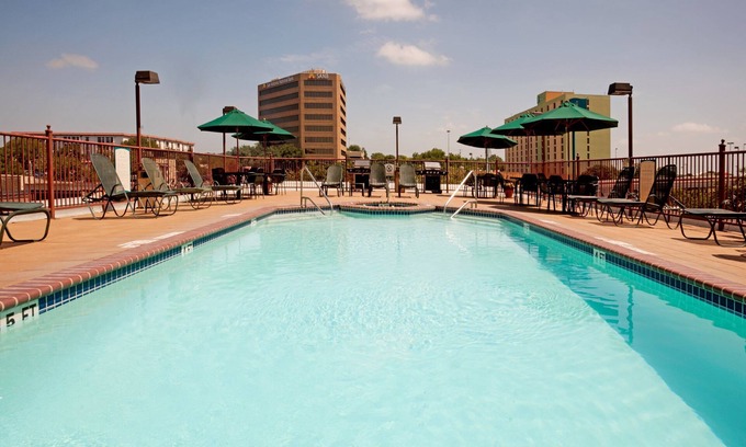 Shearer Hills - Ridgeview Condo | Outdoor Pool and Hot Tub | 15 Mins from Riverwalk!