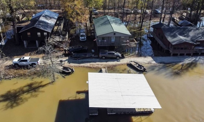 Beech Grove House | Outdoorsmen's Paradise: Lodge on The Black River