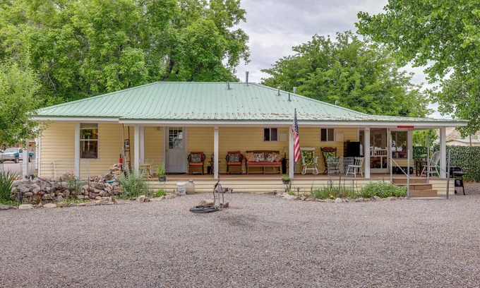 Caliente House | Outdoorsy Caliente Retreat w/Screened Porch