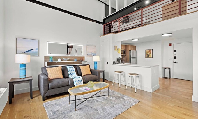 East Orange Apartment | Outstanding Loft ! Free parking ! 30 min to NYC !