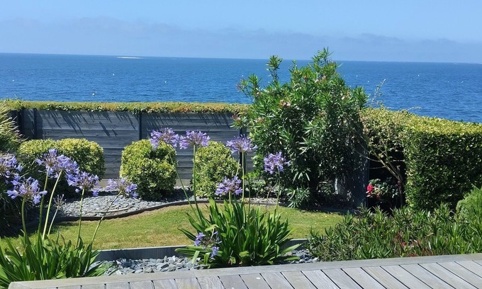 Pornichet House | Outstanding Villa… Feet in water