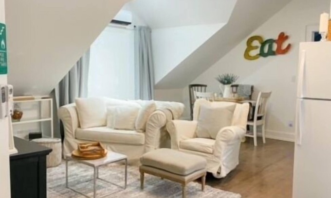 Kawartha Lakes Bed & Breakfast | Over the Top B&B