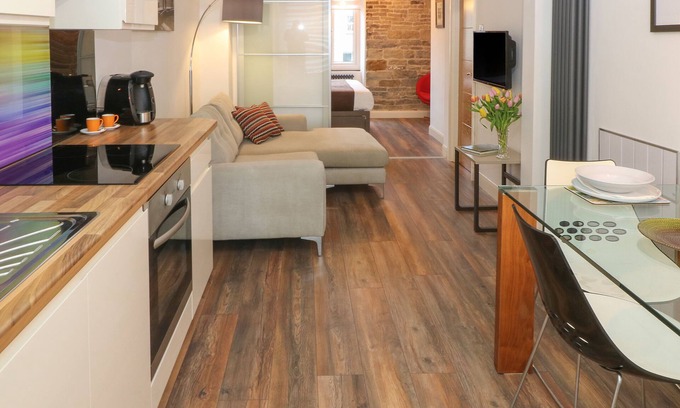 Holmfirth House | Over-under Cottage