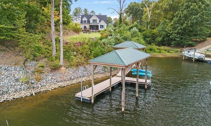 Mooresville House | Overlook Cove by SoCharm | Game room, basketball, board games, kayaking, and more