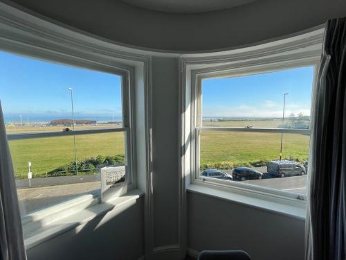 Littlehampton House | Overlooking the sea - Spacious apartment