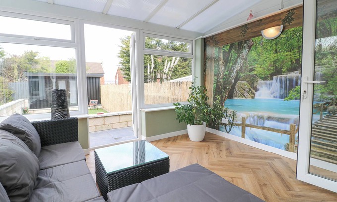 Chesterfield Cottage | Overton