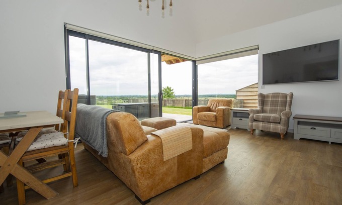 Wedmore Cottage | Owl Lodge