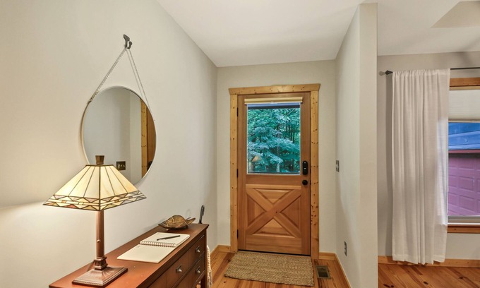Ellijay Cabin | Owl's Rest - with Hot Tub - Delightful Cabin Blue Ridge and Ellijay