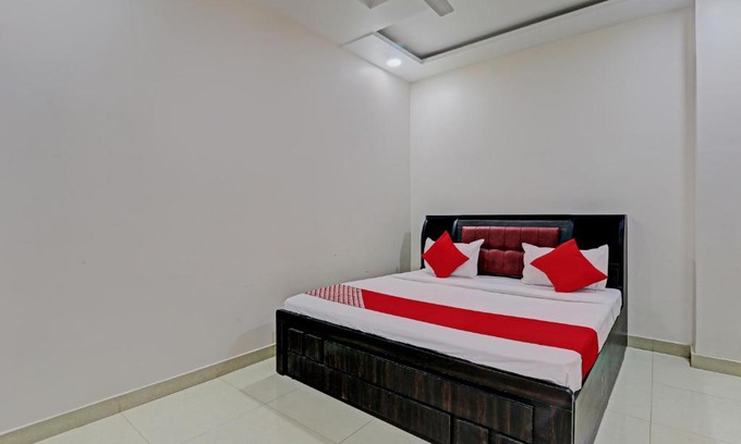 Lucknow Hotel | OYO Flagship Hotel Shri Ram Palace