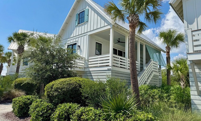 Johns Island House | "Oystercatcher” (3039 Southerly Way) 2 person creekside bungalow at Kiawah River