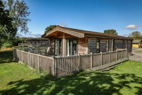 West Tanfield Ski Chalet | Oystercatcher Lodge Riverdale