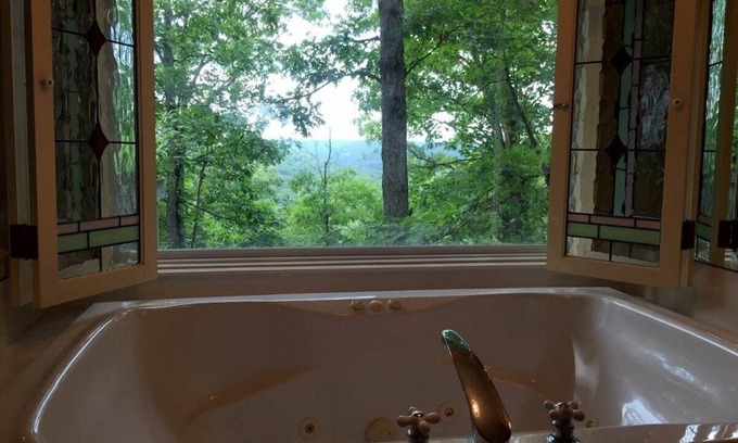 Eureka Springs Cabin | Ozark Spring Cabin 01 Mountain View-King, Spa Tub
